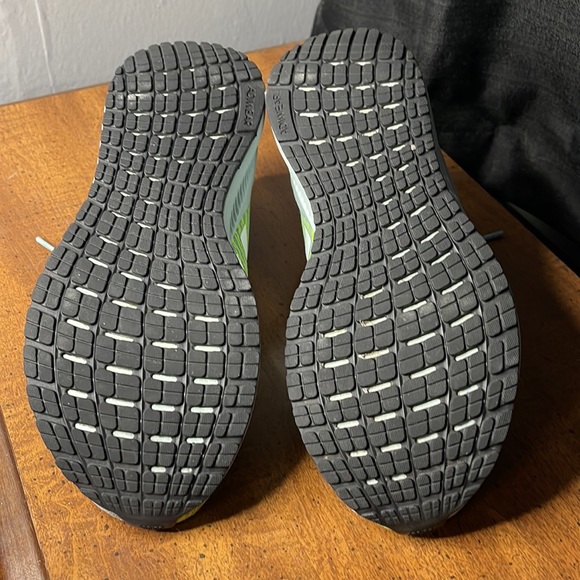 Adidas Solar Blaze Running shoe. Women’s US 5 1/2. Worn but great condition! - Picture 3 of 4